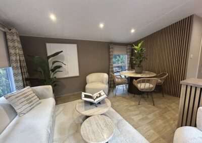 Nordbay chalet met grote ramen, lessenaarsdak en veel lichtinval